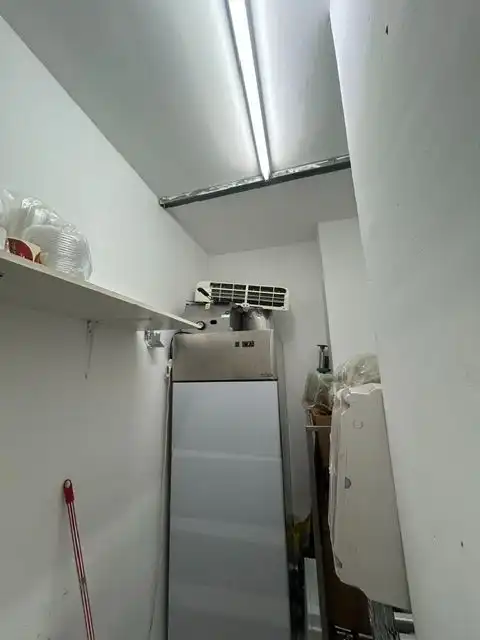 Local comercial en traspàs a Les Corts, imagen 14