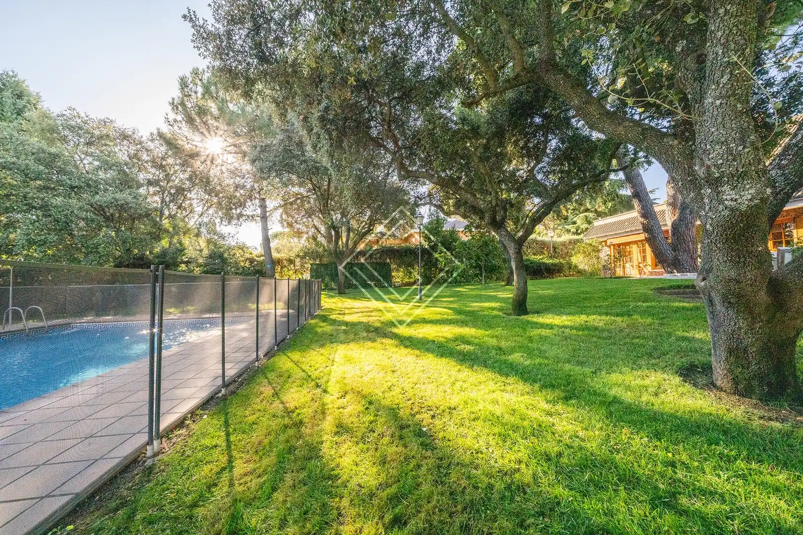 Jardín de Casa o chalet en venta en Pozuelo de Alarcón con Aire acondicionado, Calefacción y Jardín privado