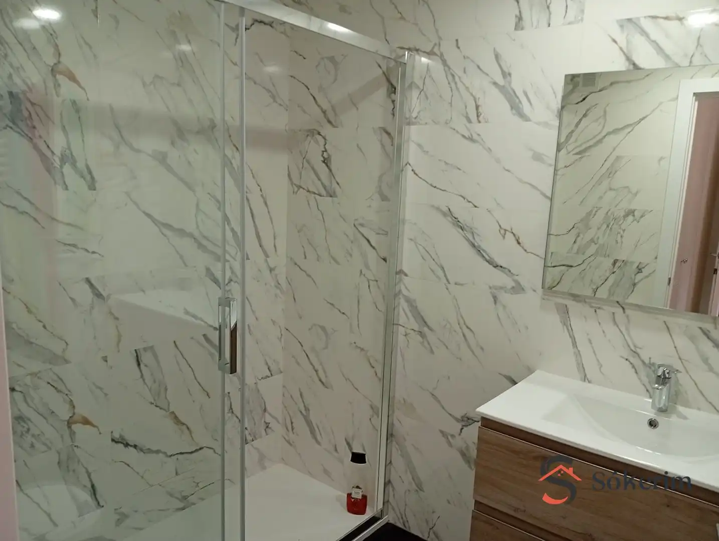 Baño de Piso en venta en Madrid con Aire acondicionado, Calefacción y Jardín privado