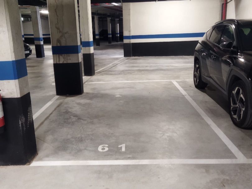 Parkplatz von Garage miete in Urduliz