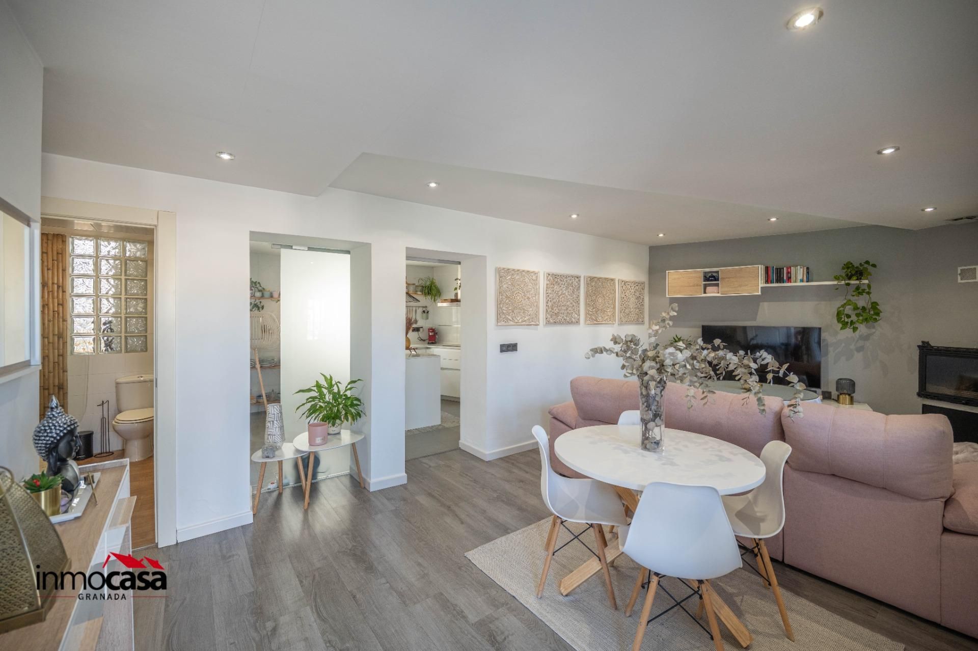 Casa adosada en venta en La Zubia Ciudad