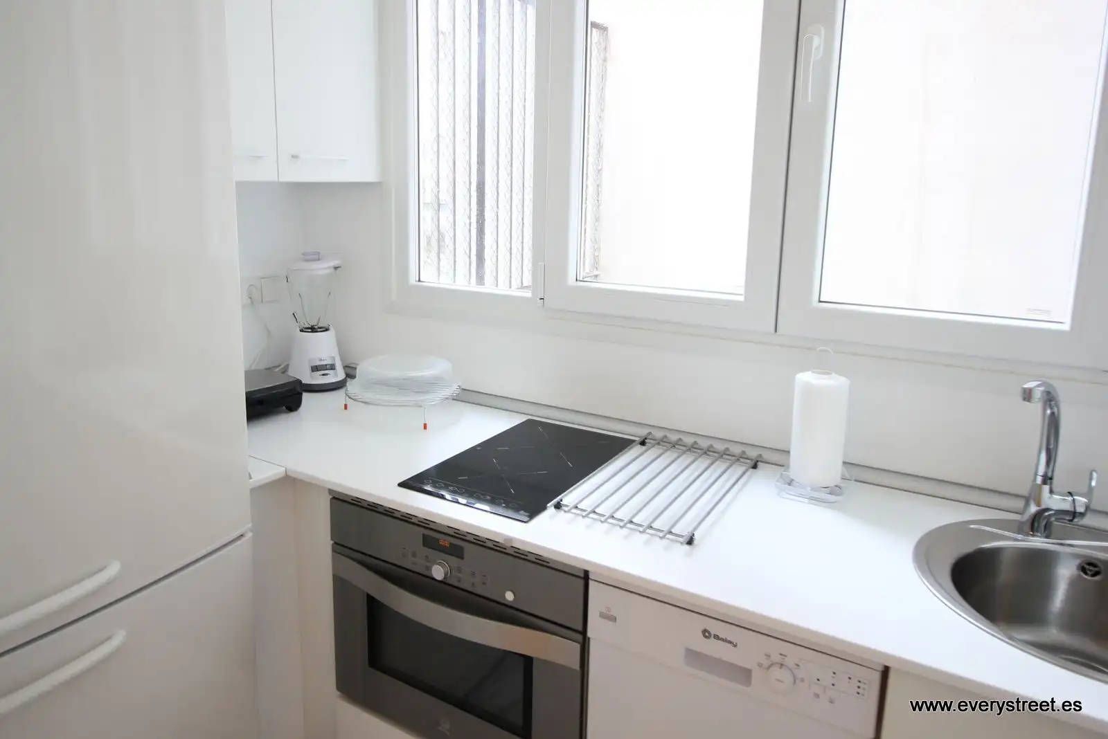 Cuina de Loft de lloguer en Madrid amb Aire condicionat, Calefacció i Moblat