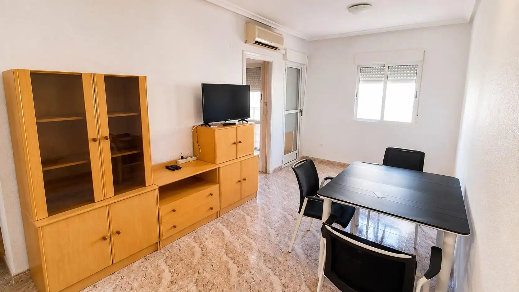 Sala de estar de Apartamento en venta en Torrevieja con Terraza y Amueblado