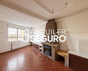 Sala d'estar de Pis de lloguer en El Escorial amb Calefacció