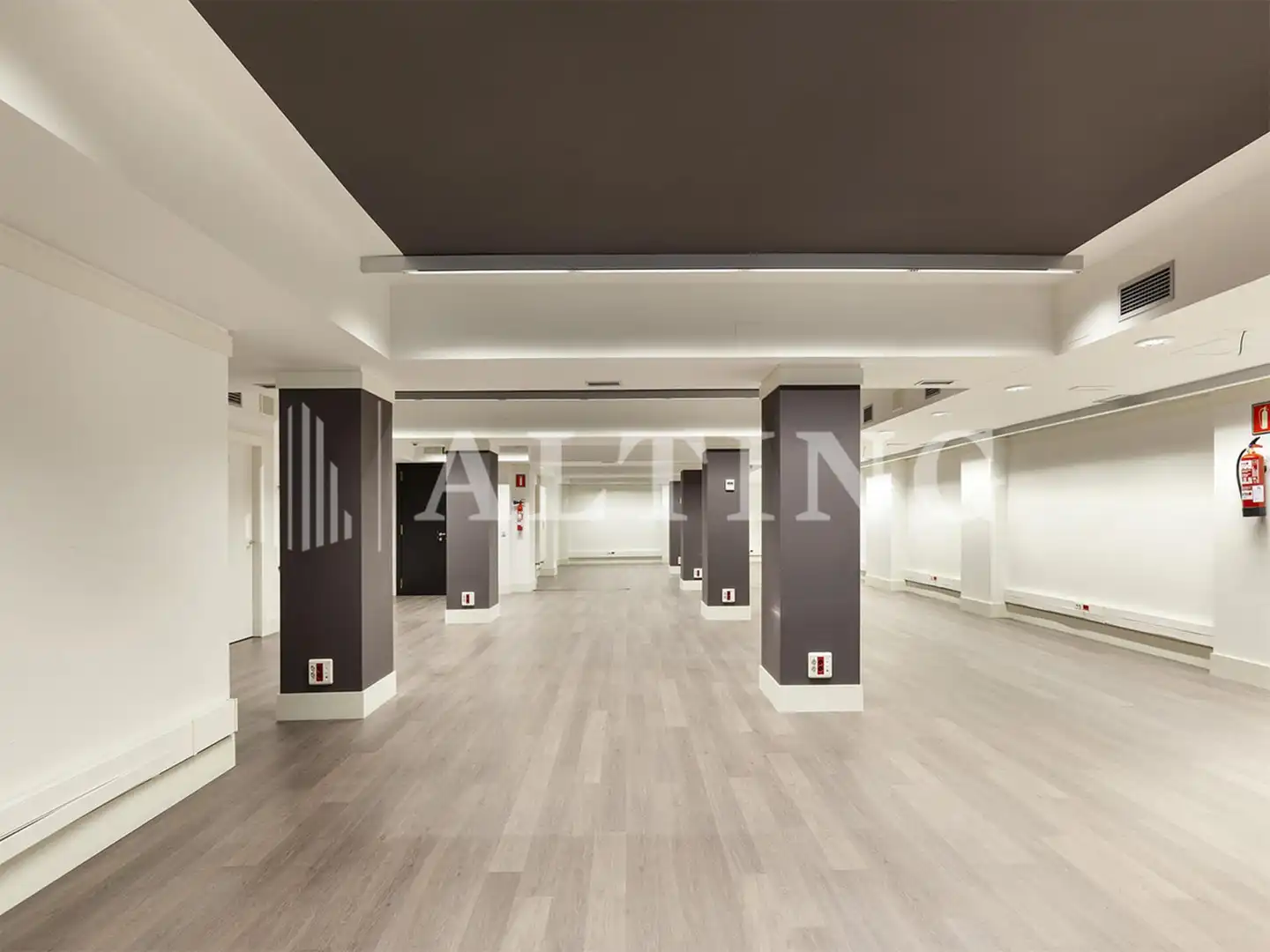 Local comercial de lloguer a Carrer Calabria, imagen 6