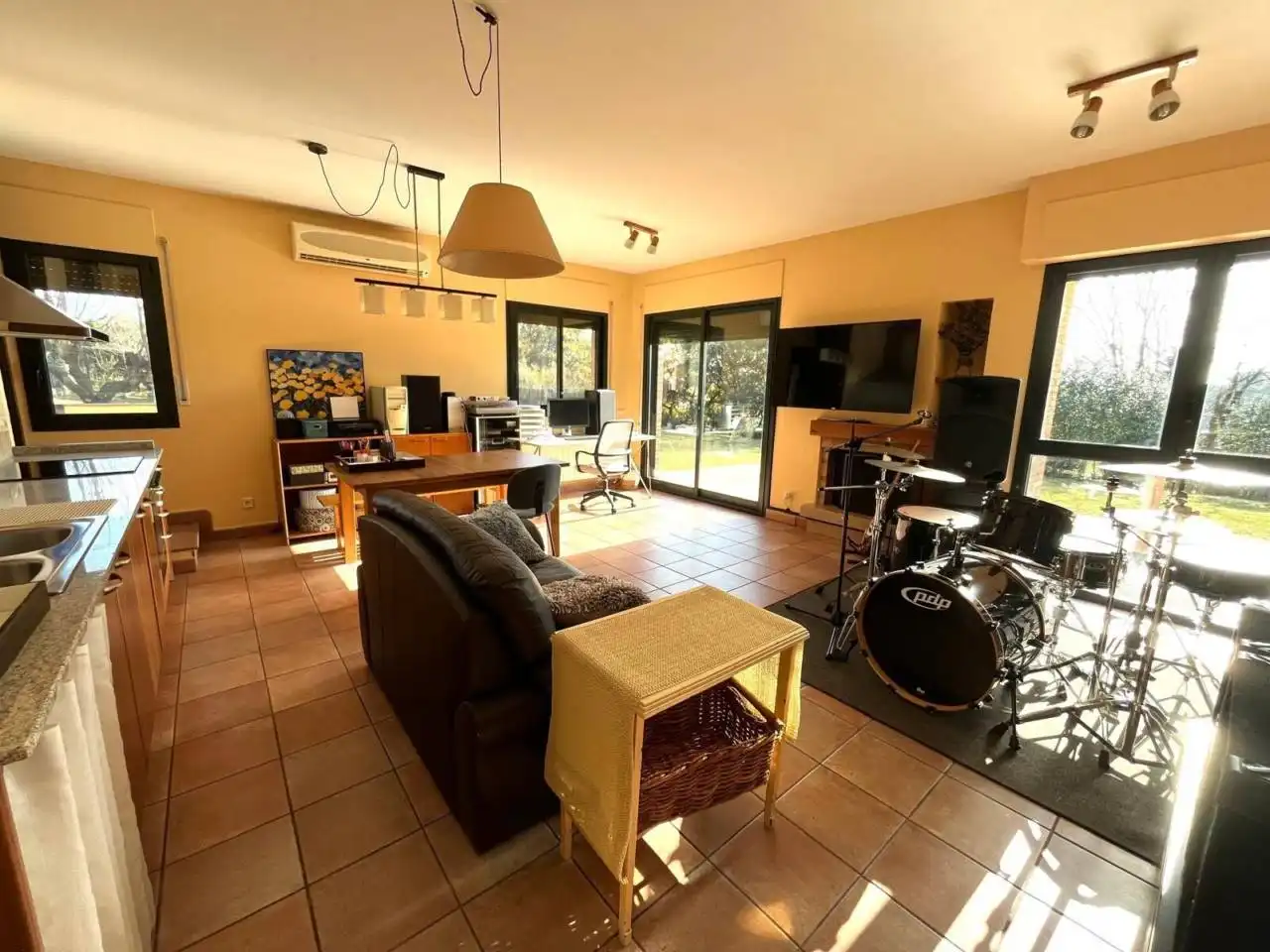 Sala de estar de Casa o chalet en venta en Girona con Calefacción, Jardín privado y Terraza