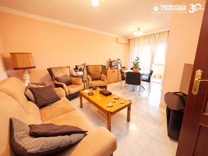 Living room of Flat for sale in  Granada Capital