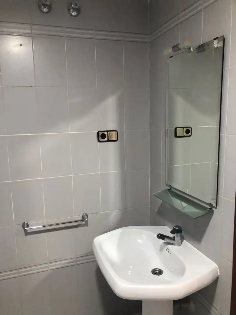 Baño de Piso de alquiler en Algeciras con Amueblado