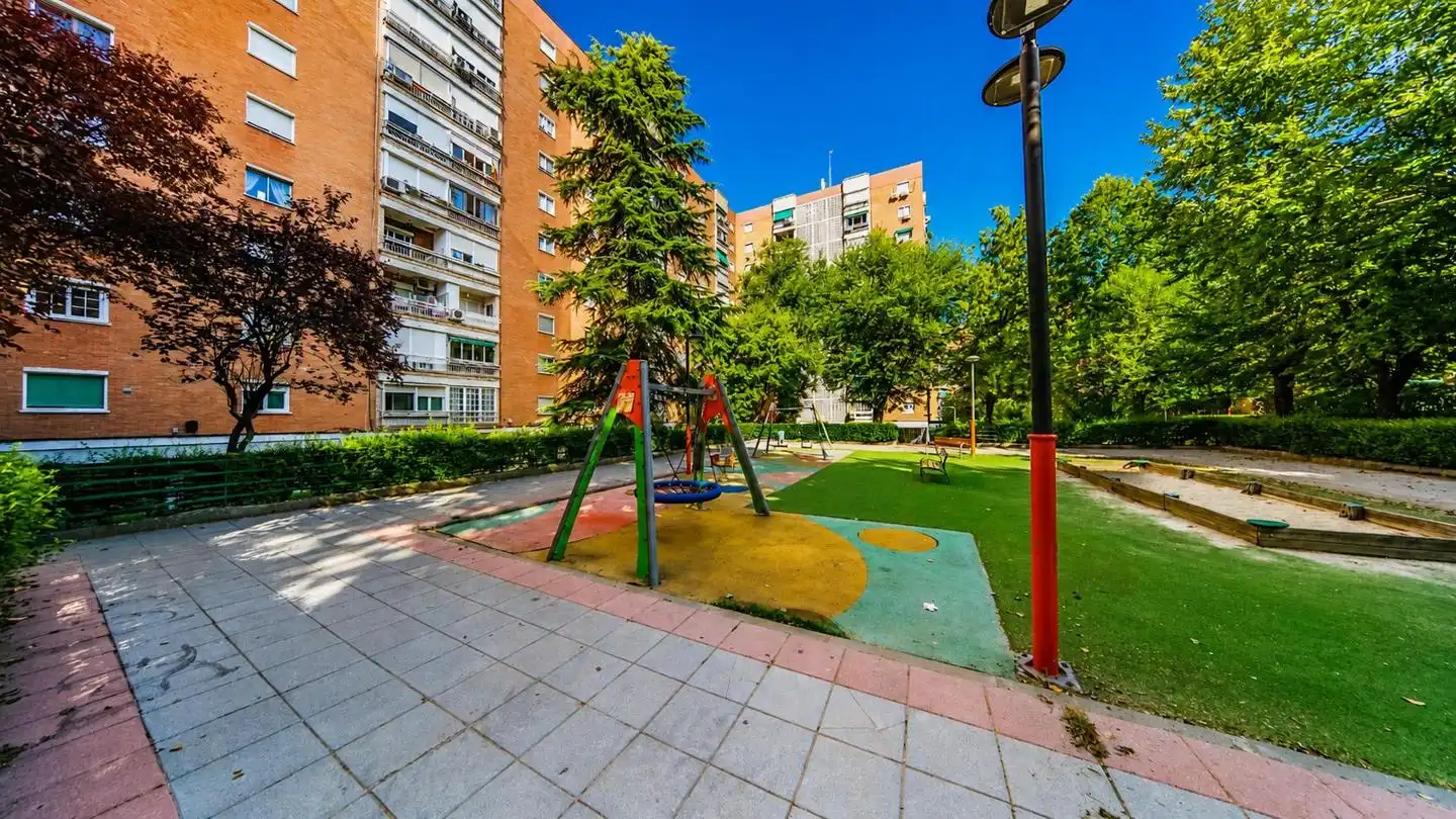Parking of Flat for sale in Alcorcón  with Air Conditioner, Heating and Swimming Pool