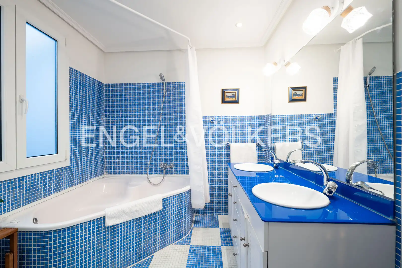 Baño de Ático en venta en Irun  con Calefacción, Amueblado y Balcón