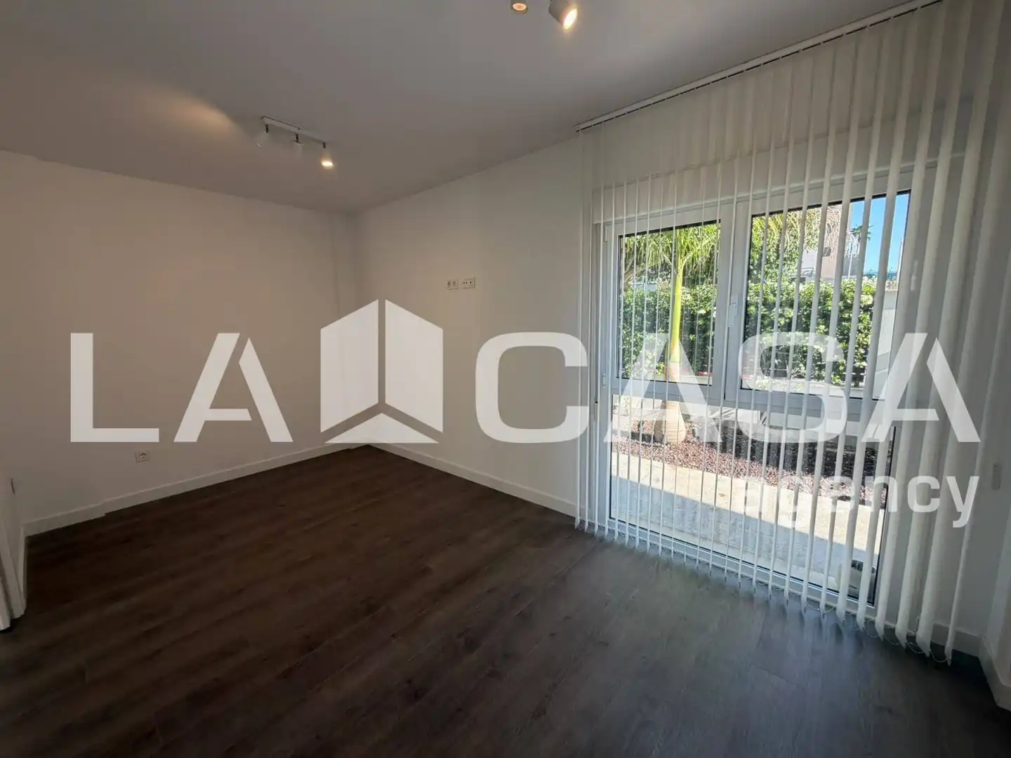 Semi-detached house for sale in Entrenúcleos, imagen 7