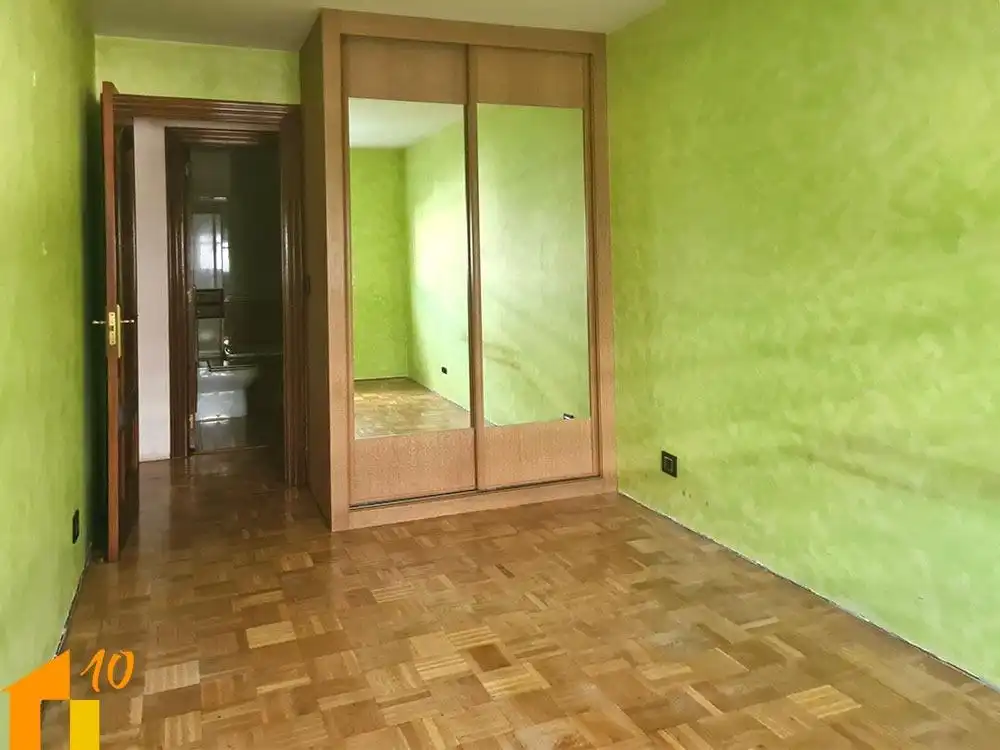 Schlafzimmer von Wohnung zum Verkauf in Burgos mit Heizung