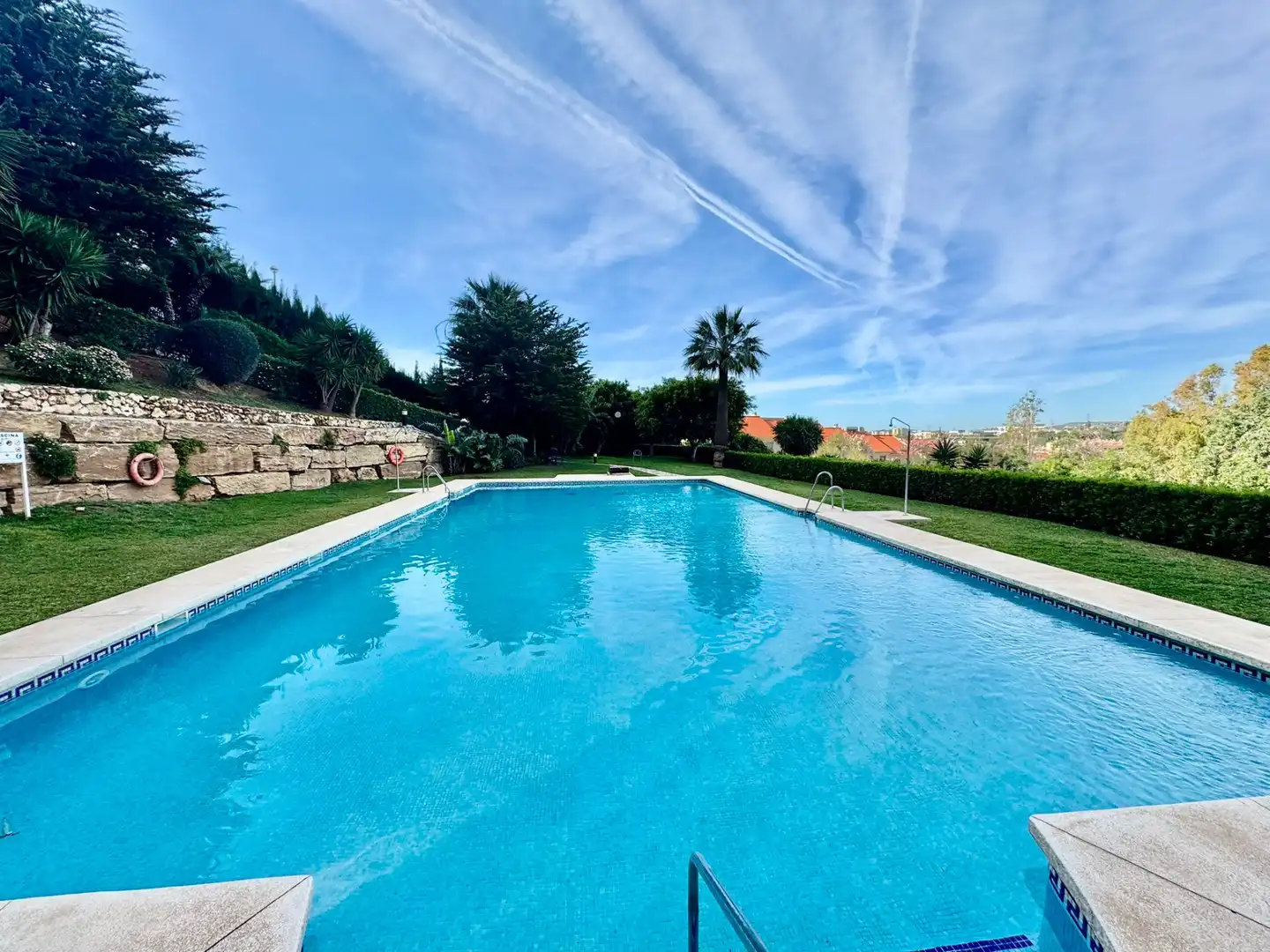 Piscina de Apartamento en venta en Fuengirola con Aire acondicionado, Terraza y Amueblado