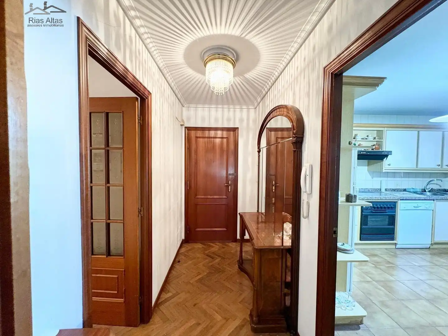 Piso en venta en Cambre  con Calefacción, Parquet y Trastero