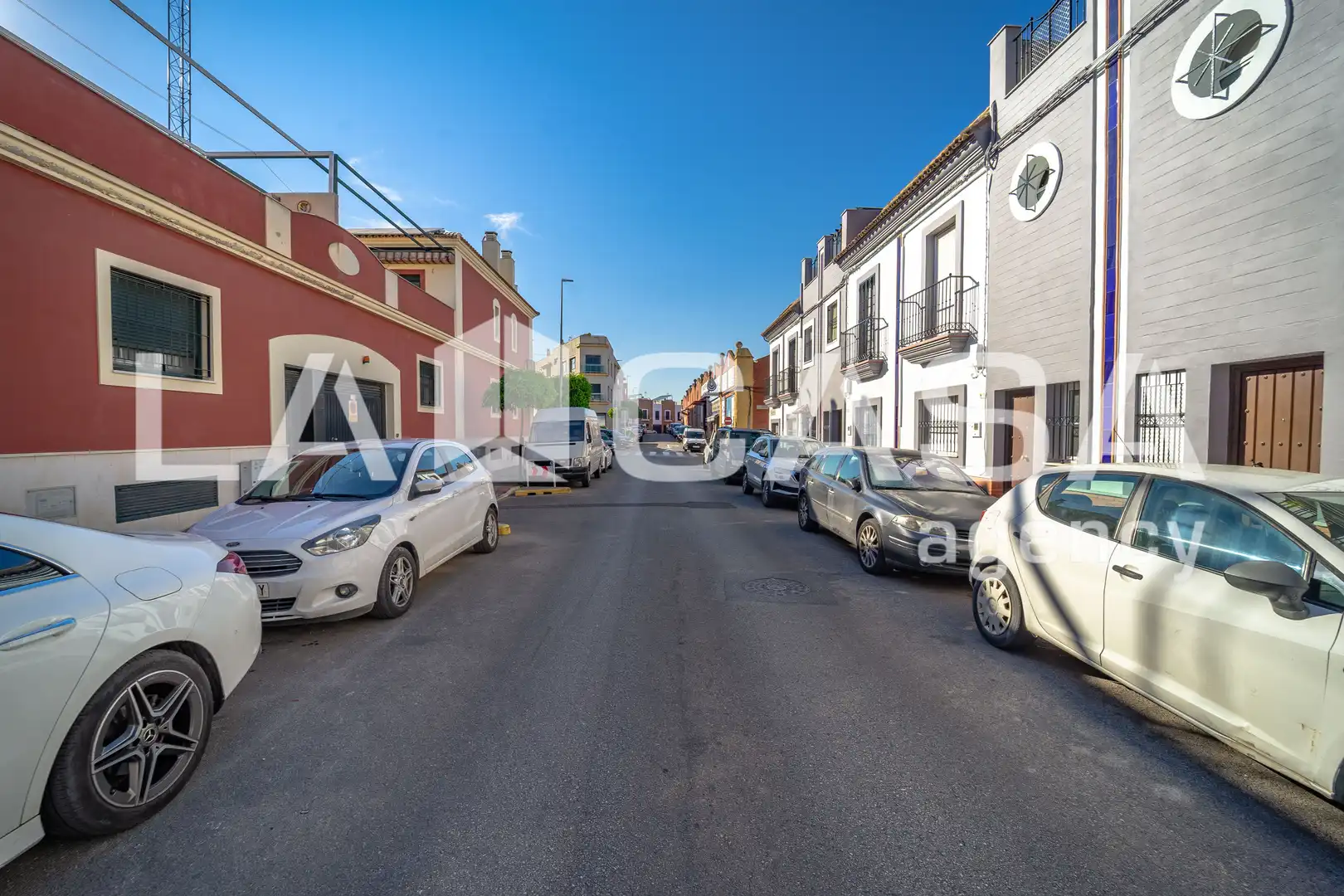 Vista exterior de Casa adosada en venta en Dos Hermanas con Aire acondicionado, Terraza y Trastero