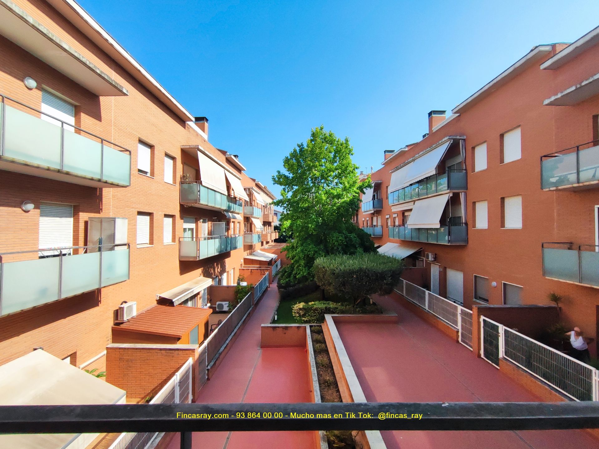 Exterior view of Flat for sale in Palau-solità i Plegamans  with Air Conditioner, Heating and Parquet flooring