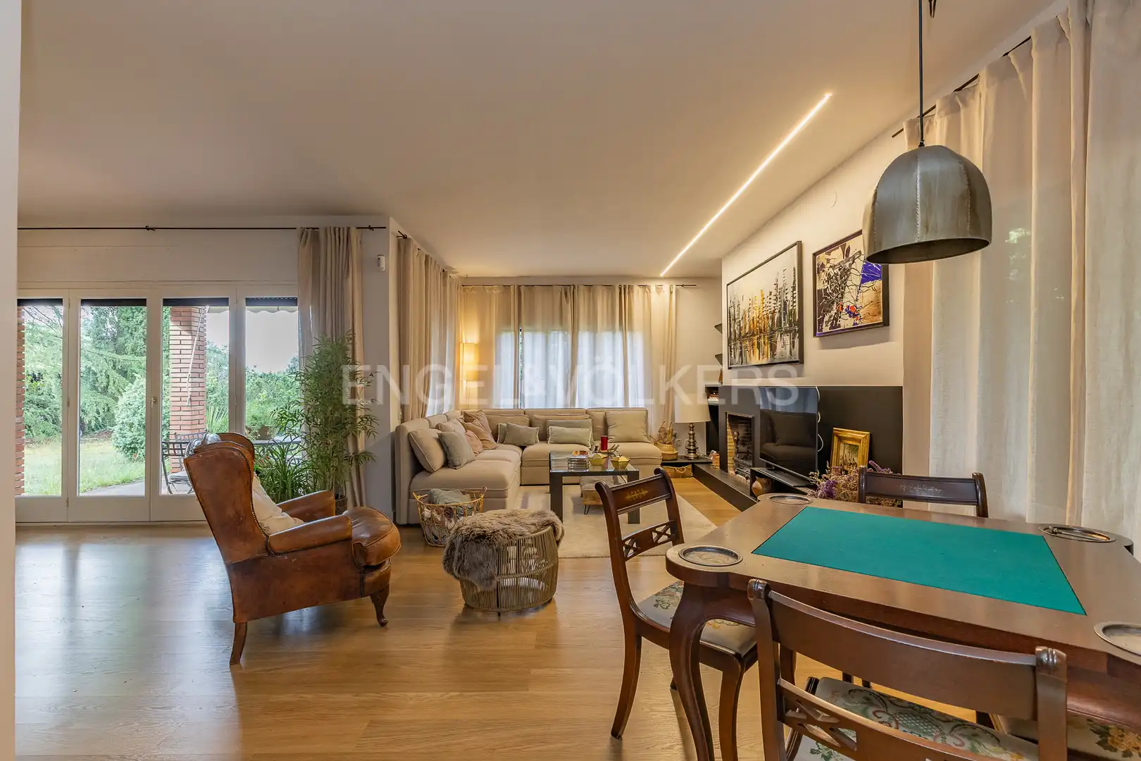 Sala de estar de Casa o chalet en venta en Seva con Aire acondicionado, Calefacción y Jardín privado