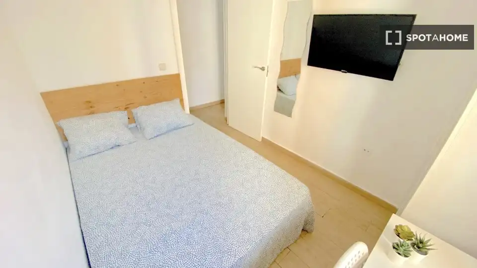 Habitación de Piso de alquiler en Sevilla con Aire acondicionado, Calefacción y Amueblado