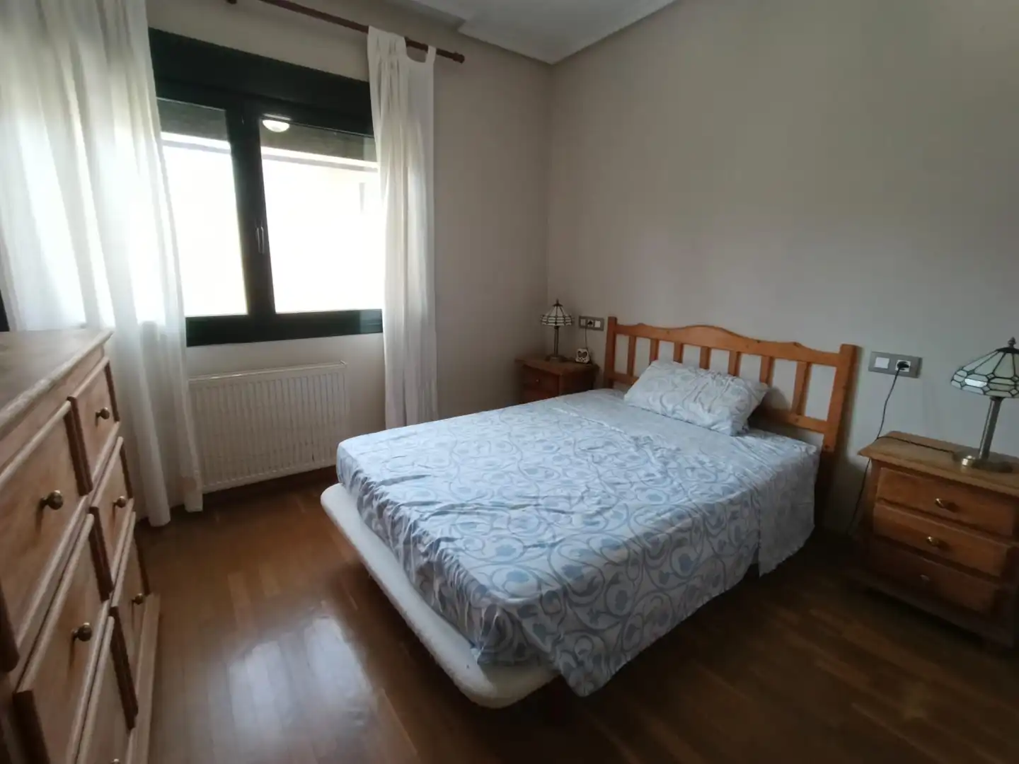 Dormitori de Casa adosada en venda en Cáceres amb Parquet i Traster