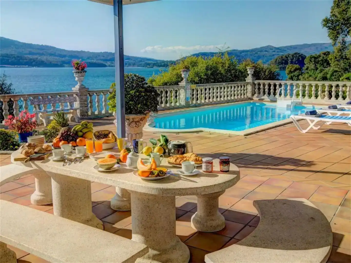 Terrace of Houses for rent in Redondela  with Swimming Pool and Balcony