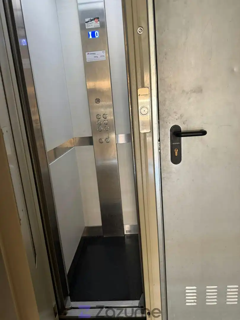 Parking de Piso de alquiler en Requena con Amueblado, Horno y Lavadora