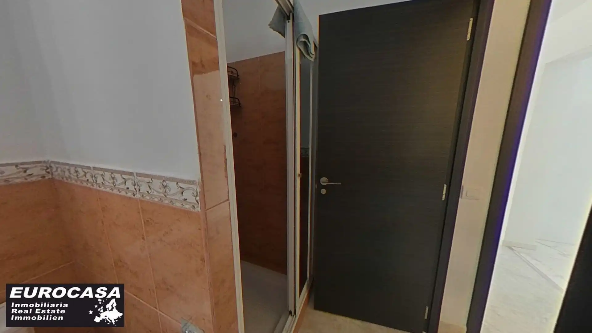 Badezimmer von Haus oder Chalet zum Verkauf in La Nucia mit Privatgarten, Terrasse und Abstellraum