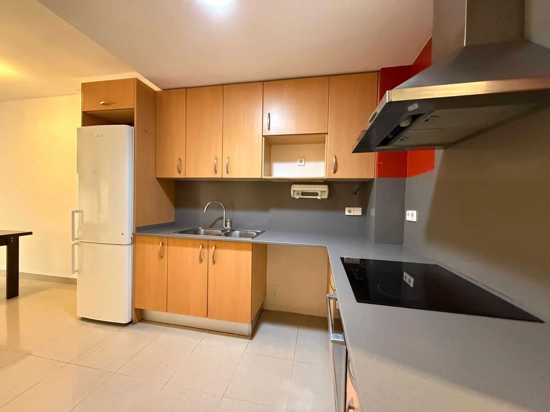 Cuina de Pis en venda en Girona Capital amb Calefacció, Terrassa i Forn