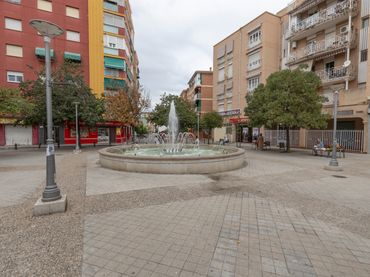 Pis amb balcó en venda a Calle Monachil 3