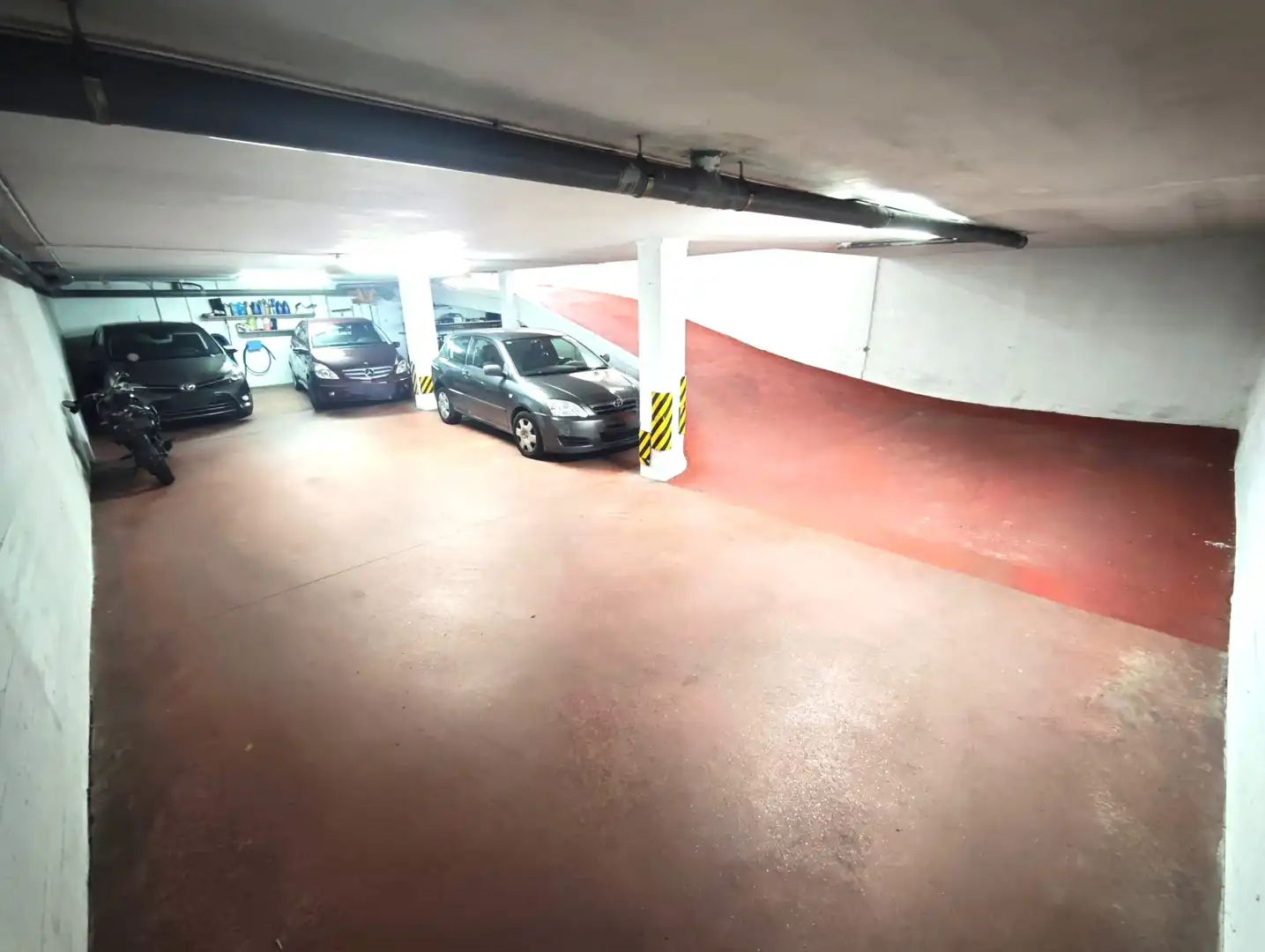 Aparcament de Casa adosada en venda en Culleredo amb Moblat, Forn i Rentadora