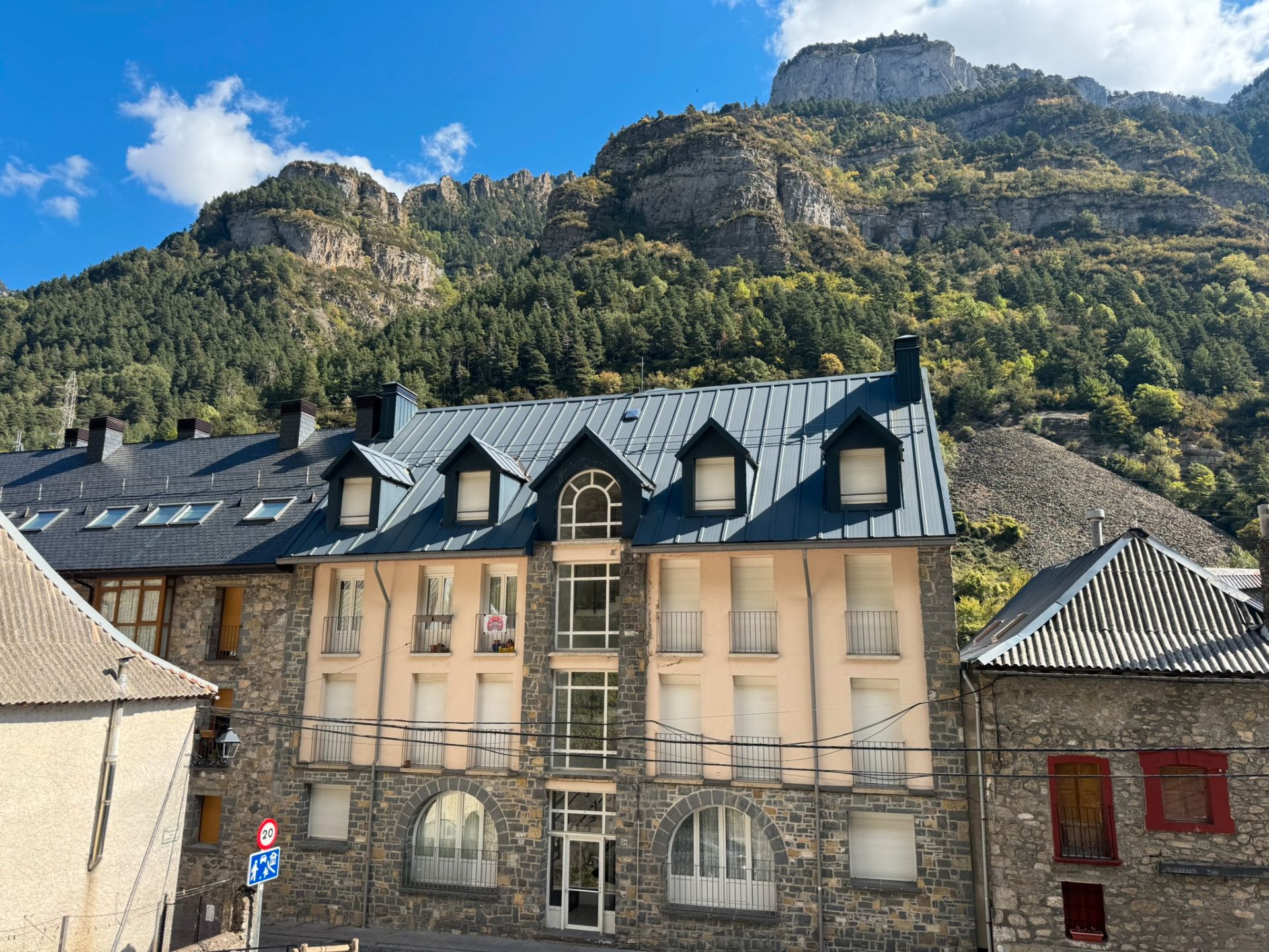 Außenansicht von Wohnung zum verkauf in Canfranc mit Heizung, Parkett und Möbliert