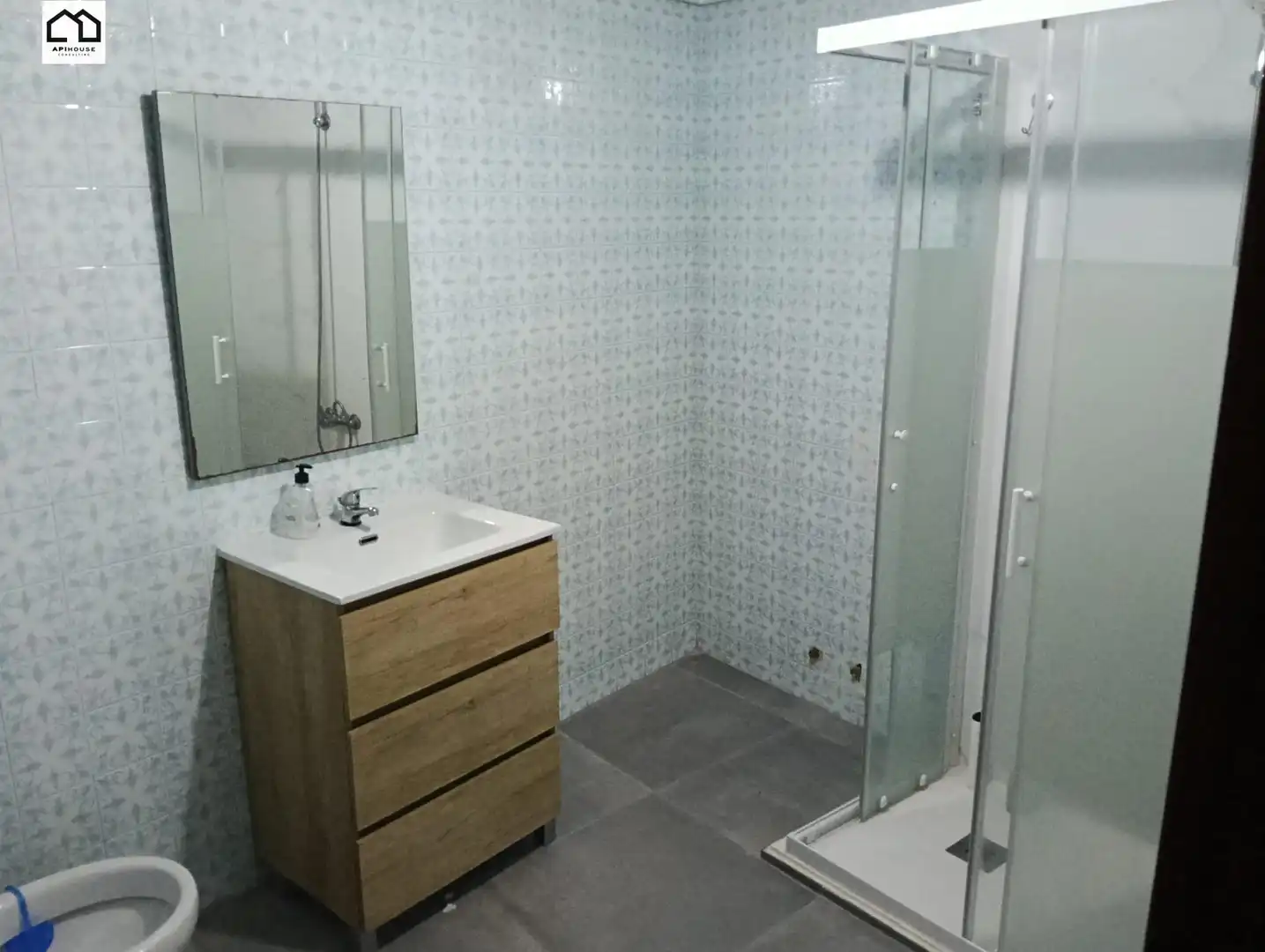 Bany de Apartament de lloguer en Elche / Elx amb Terrassa, Traster i Moblat