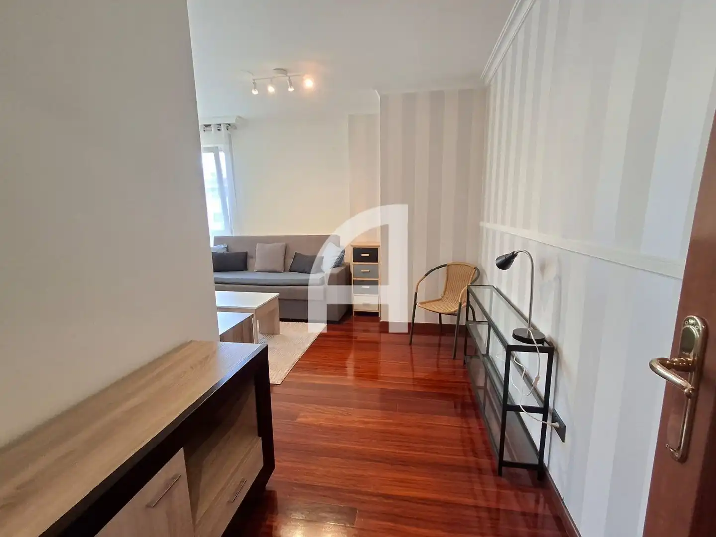 Wohnung zur Miete in R. de Rosalía de Castro, Centro - Areal