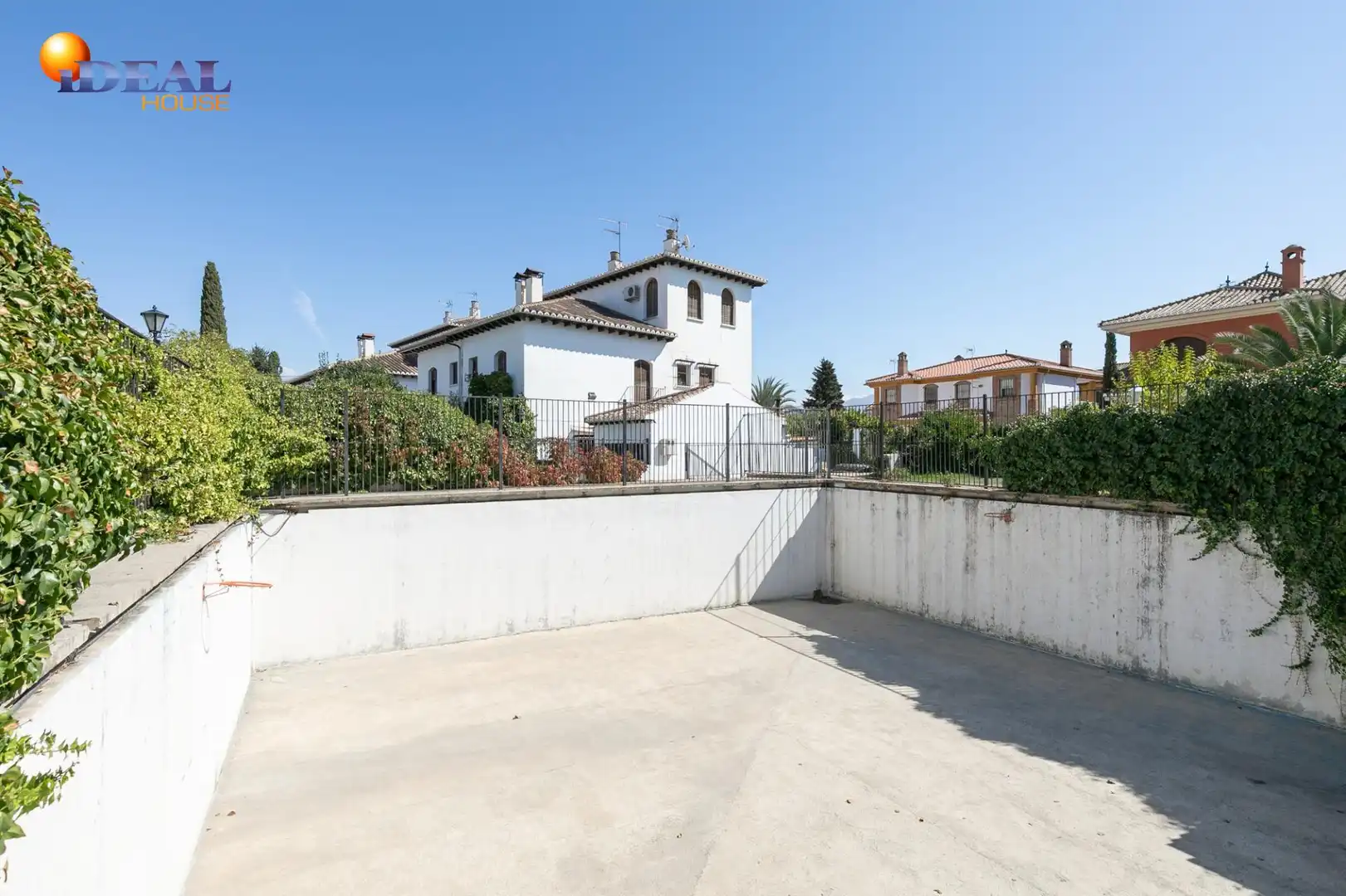 Vista exterior de Casa o chalet en venta en Ogíjares con Jardín privado, Terraza y Balcón