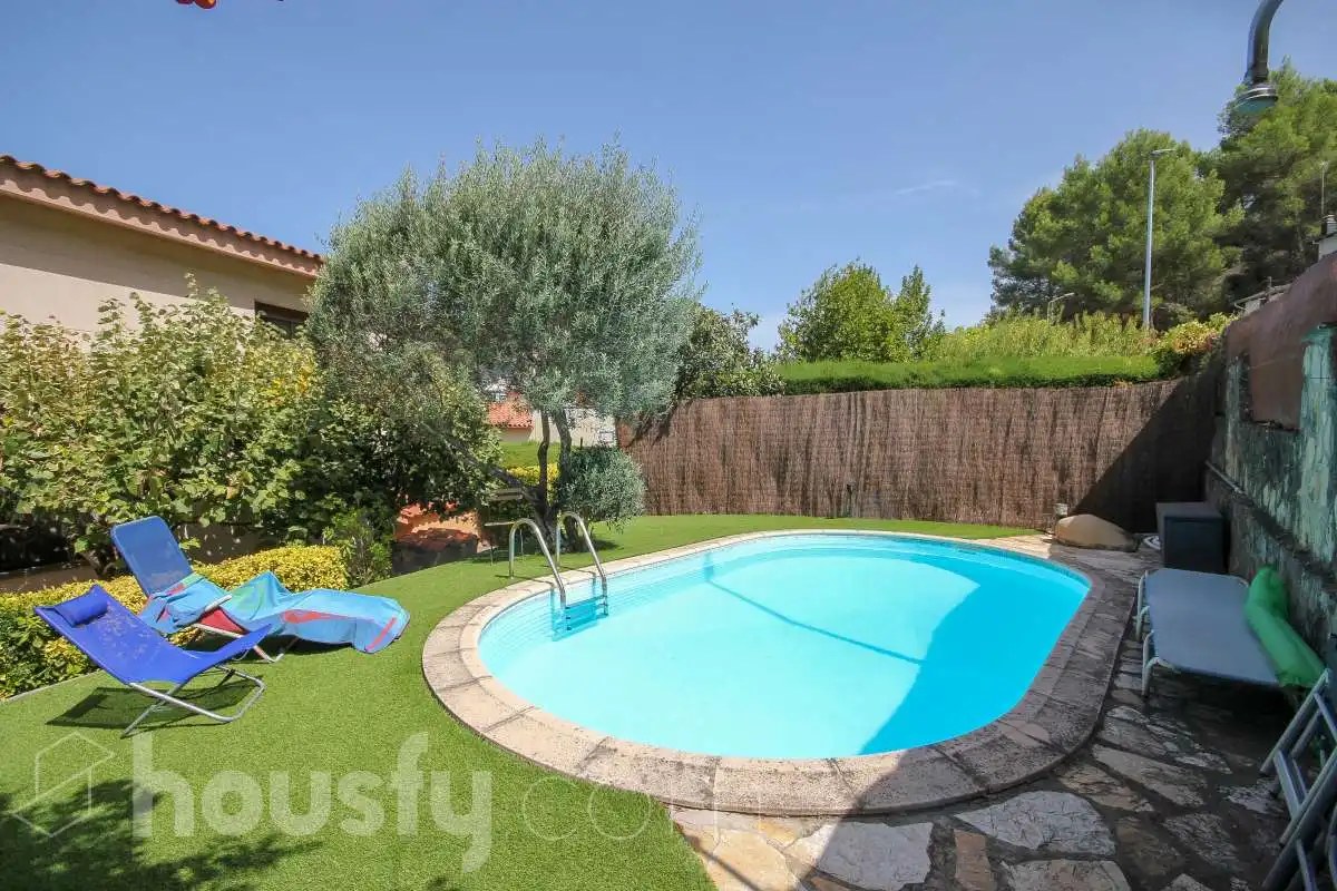 Casa con piscina en venta en Avinguda de Corbera ., imagen 3