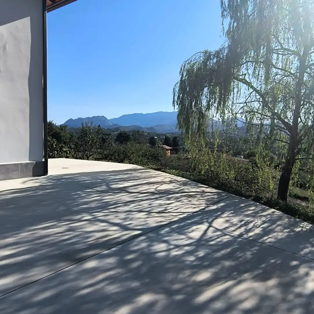 Terrassa de Casa o xalet en venda en Oviedo  amb Aire condicionat, Calefacció i Jardí privat