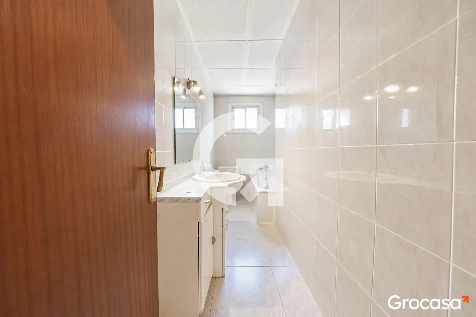 Baño de Piso en venta en Terrassa con Aire acondicionado, Horno y TV