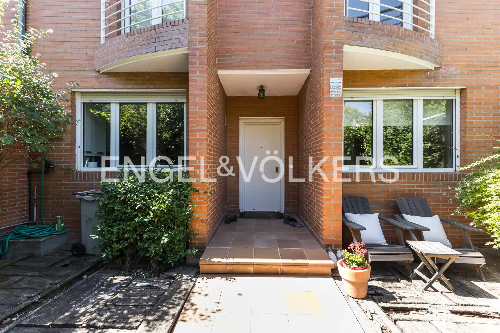 Exterior view of Detached homes for sale in Madrid  with Air Conditioner, Heating and Private garden