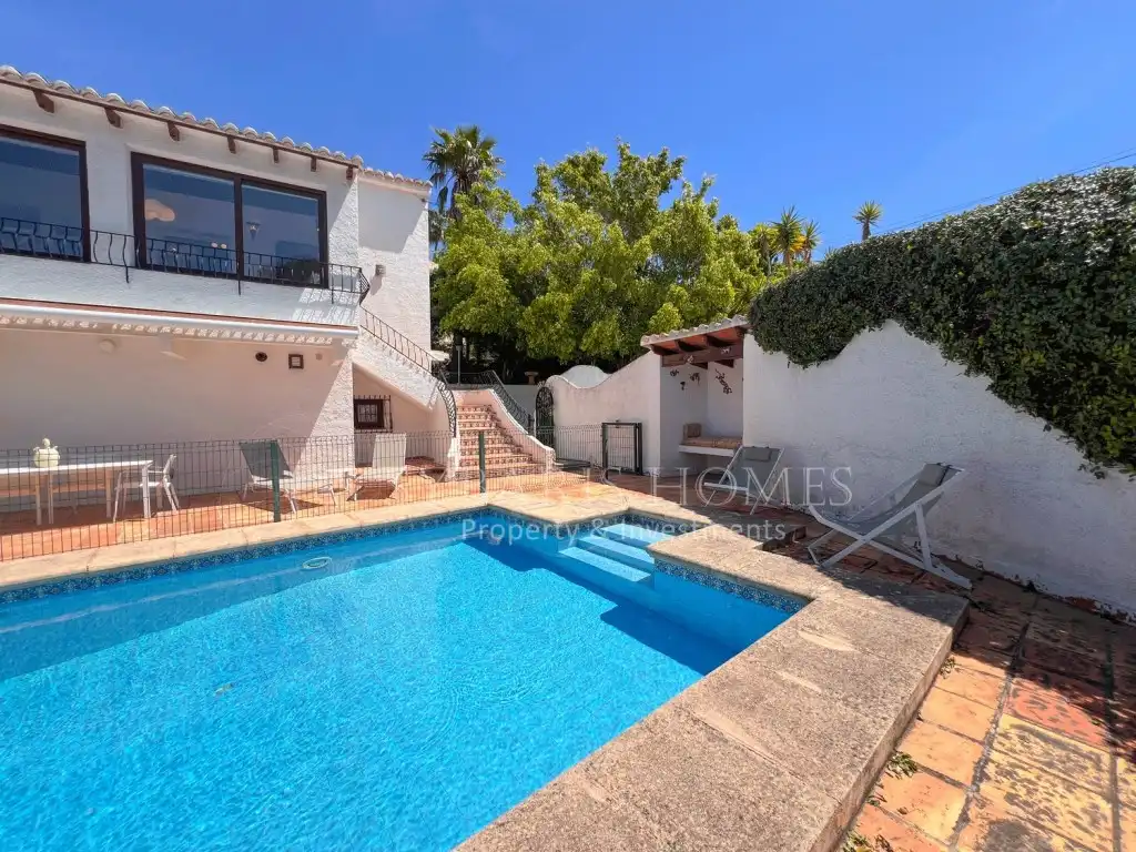Vista exterior de Casa o chalet en venta en Benitachell / El Poble Nou de Benitatxell con Aire acondicionado y Piscina