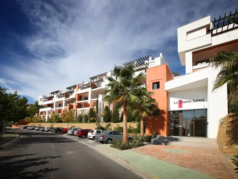 Exterior view of Flat for rent in Benahavís  with Air Conditioner, Storage room and Furnished
