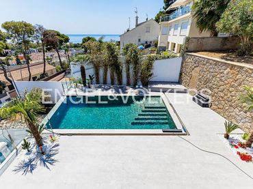 Casa amb balcó en venda a Bellamar