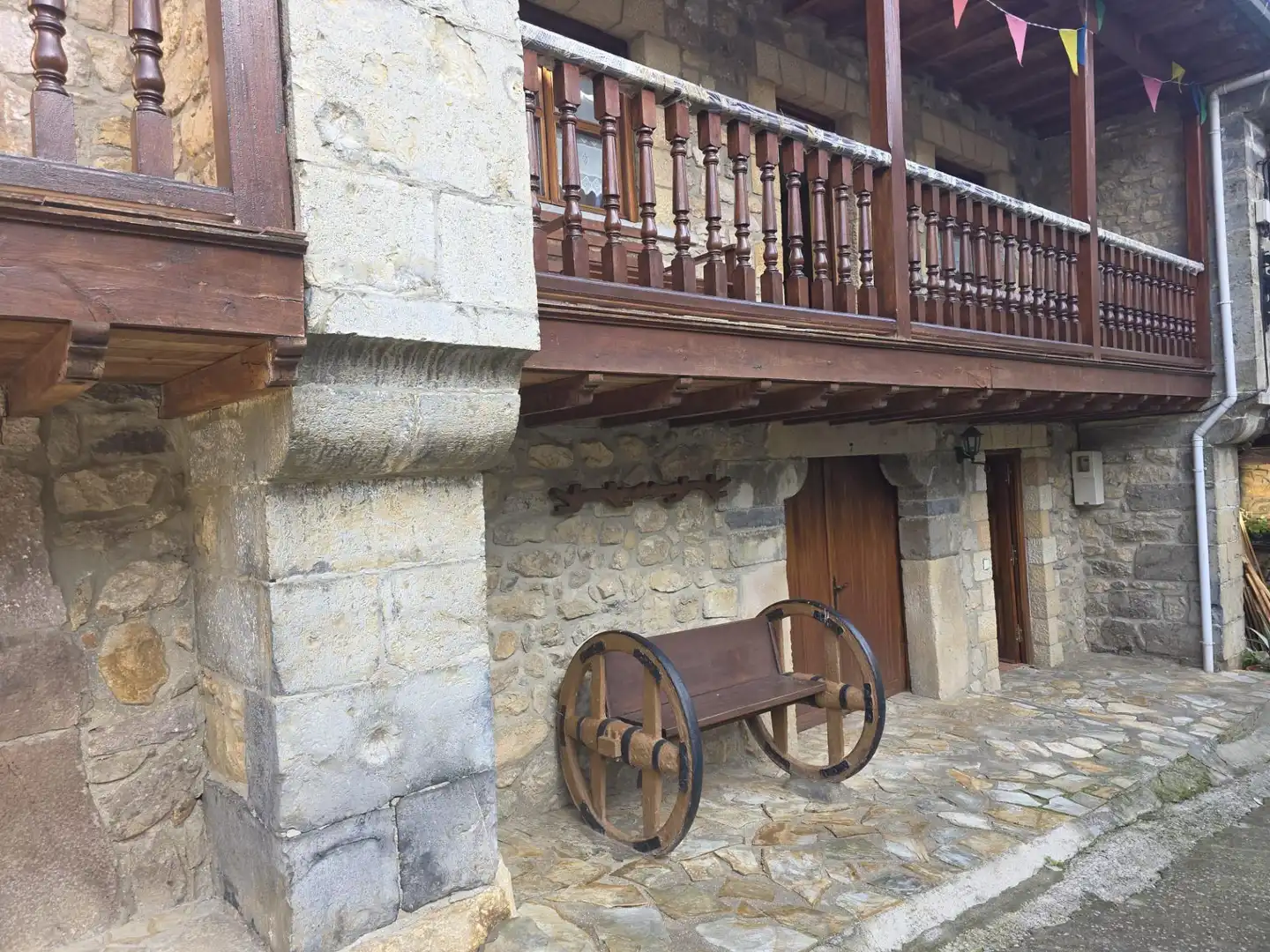 Vista exterior de Casa o chalet en venta en Tudanca con Amueblado y Balcón