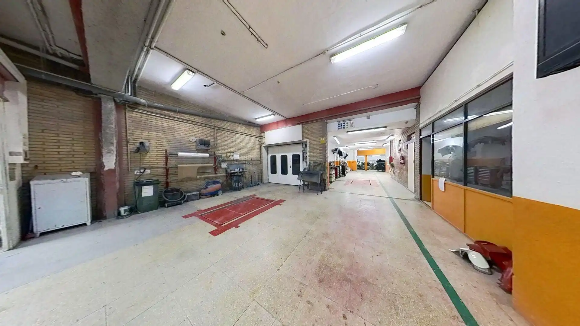 Local comercial en alquiler en Avenida Avinguda de Sant Jordi 18 18, imagen 4