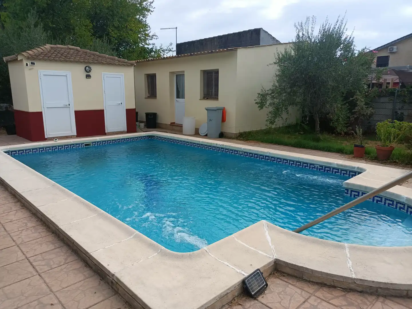 Piscina de Casa o xalet en venda en Poniente-Norte - Miralbaida - Parque Azahara