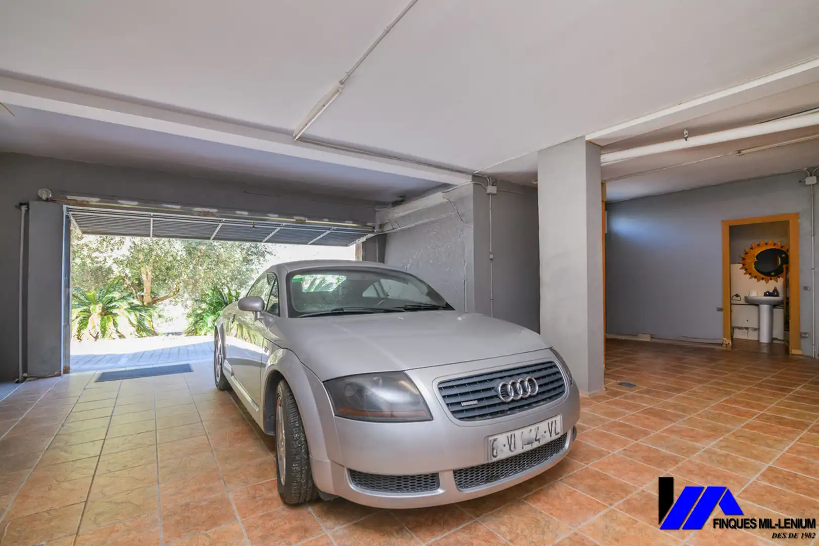 Parking de Casa o chalet en venta en Vallirana con Aire acondicionado, Calefacción y Jardín privado