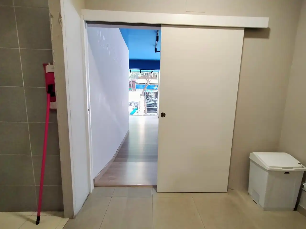 Local comercial de lloguer a Calle Tomás Bretón, imagen 35