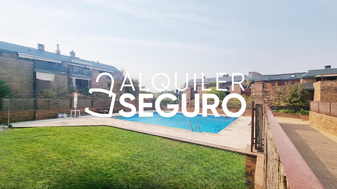 Piscina de Pis de lloguer en Las Rozas de Madrid amb Calefacció, Terrassa i Traster