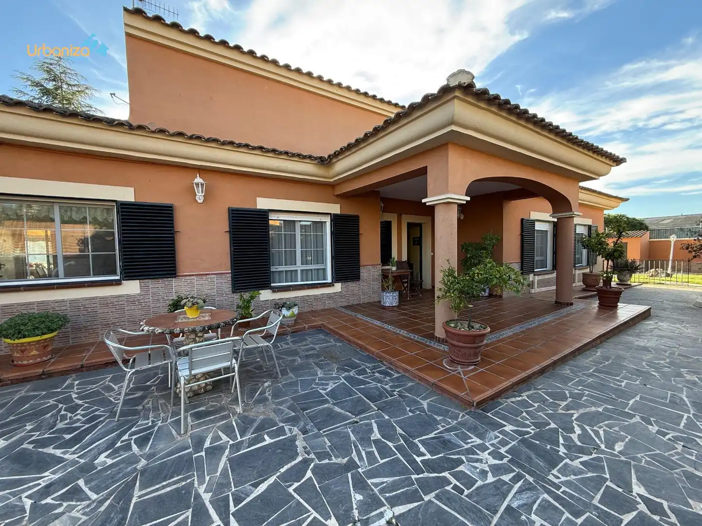 Detached house with pool for sale in Carretera de Sevilla - Los Montitos
