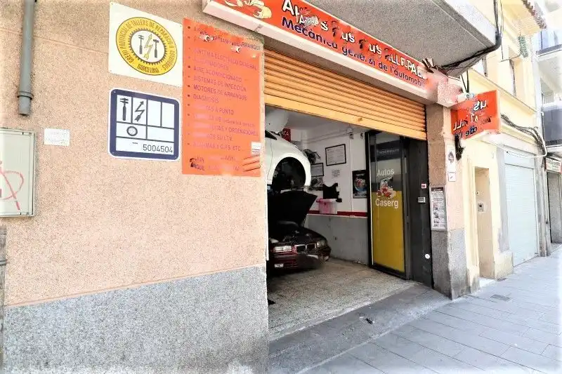 Local comercial en traspaso en Francisco Moragas