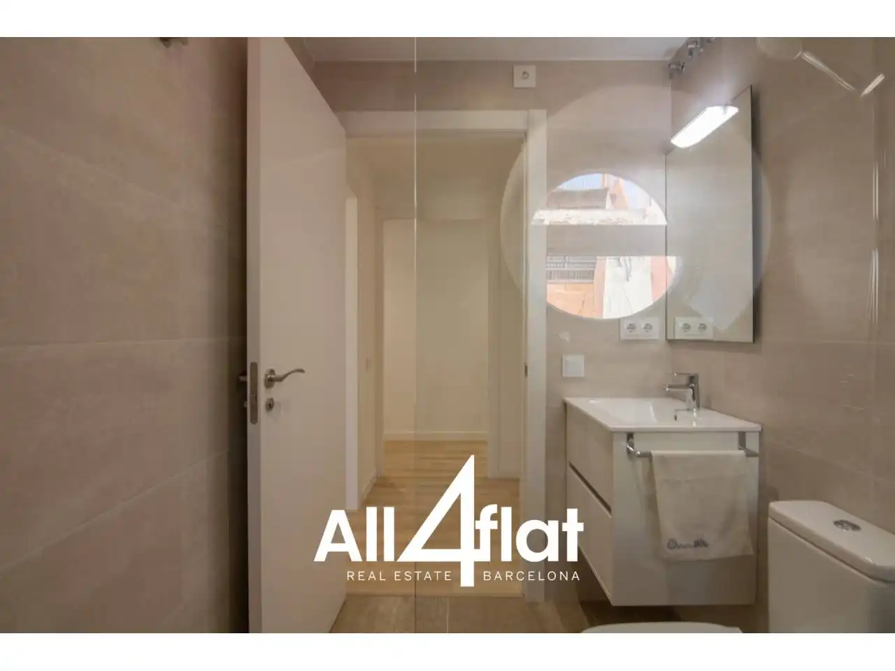 Badezimmer von Maisonette zur Miete in Mataró mit Klimaanlage und Parkett