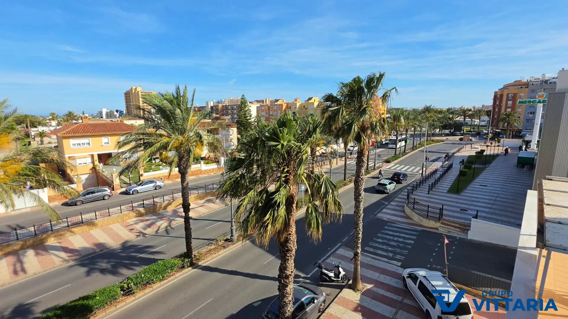 Vista exterior de Piso en venta en Roquetas de Mar con Aire acondicionado, Terraza y Amueblado